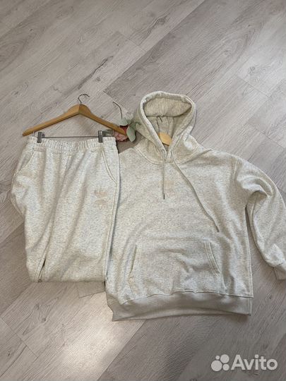 Спортивный костюм adidas женский