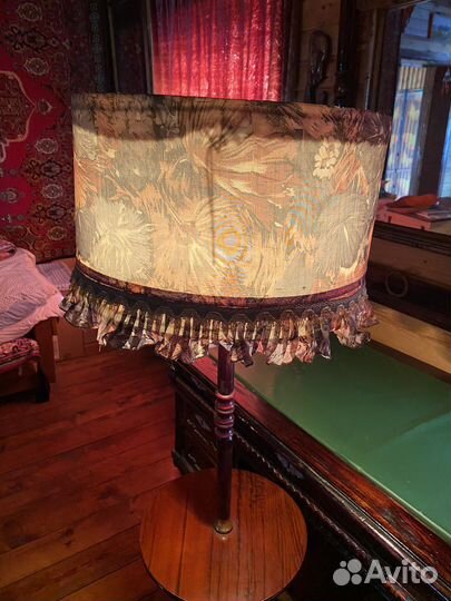 Торшер на деревянной ножке, винтаж