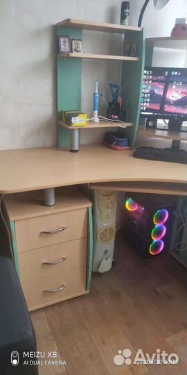 Компьютерный стол