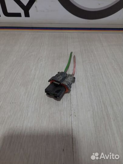 Штекер разъём вентилятора охлаждения Renault logan
