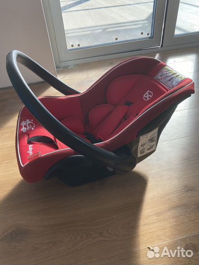 Автомобильная люлька 0+ почти новая