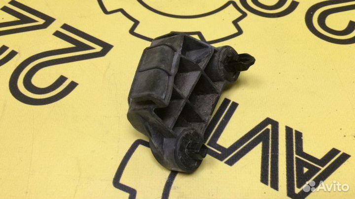 Крепление бампера заднее правое Lexus Gs350 GRS191