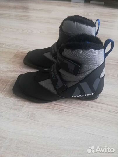 Лыжные ботинки