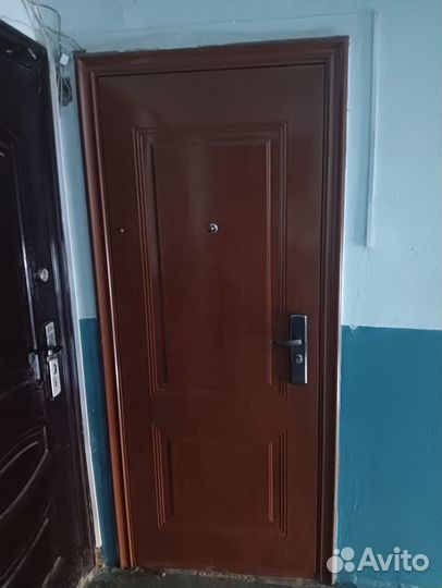 Продам входную дверь бу