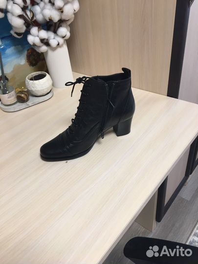 Ботинки женские