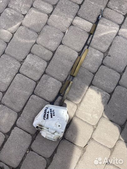 Замок задней левой двери mazda 6 gh