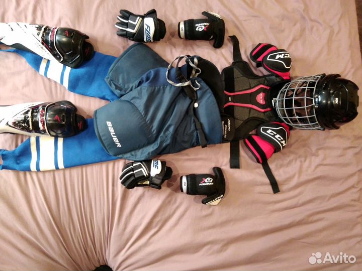 Экипировка для хоккея в хорошем состоянии