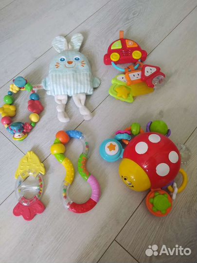 Развивающие игрушки для малышей