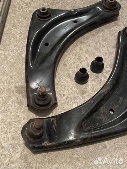 Рычаги подвески Nissan Jule