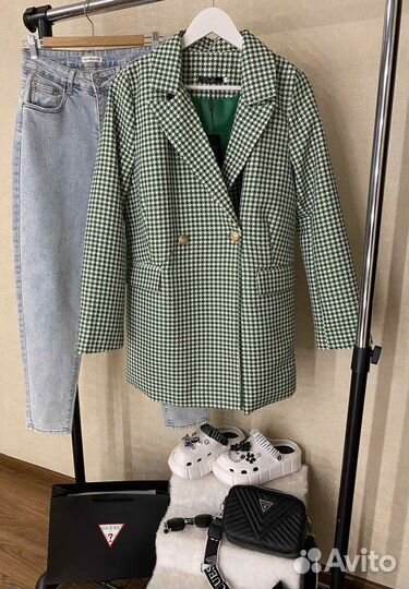 Женская одежда и обувь