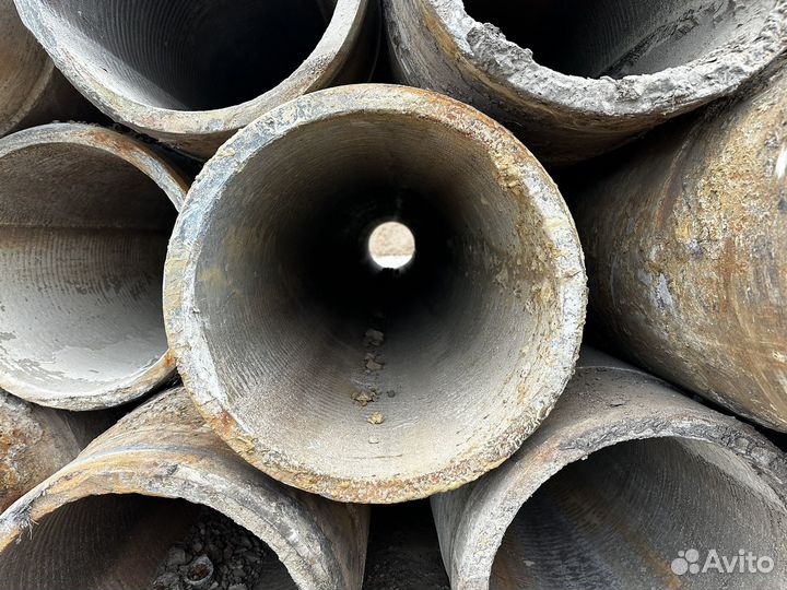 Труба бетонная в канаву для заезда