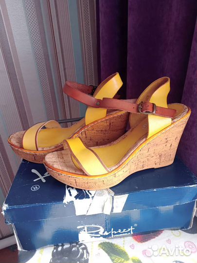 Босоножки женские