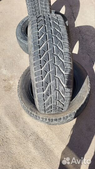 Kormoran Snow 215/60 R16 99H