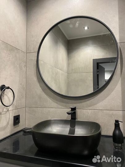 Зеркало в металической раме