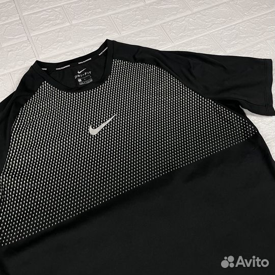Спортивная футболка Nike L оригинал