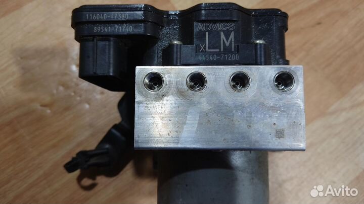 Б/У Б/У Блок ABS F2 toyota Fortuner 4405071690