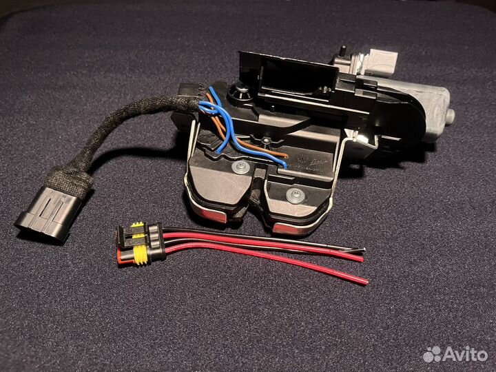 Замок багажника touareg NF