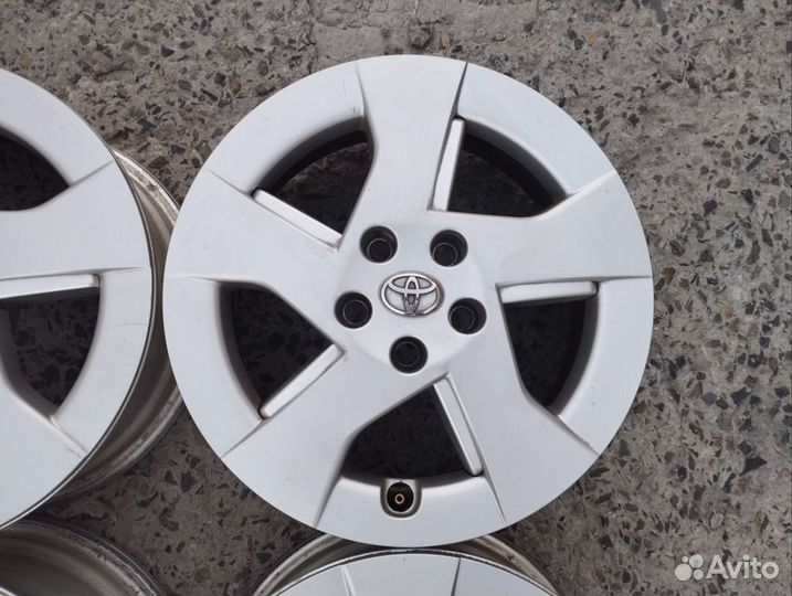 Оригинальные литые диски Toyota Prius R15