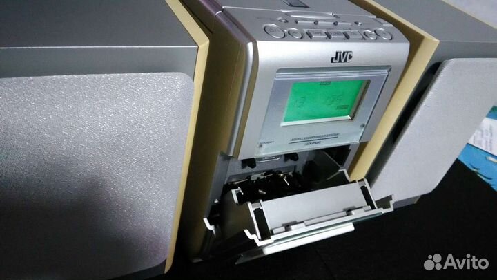 JVC UX-H30 с USB и Bluetooth