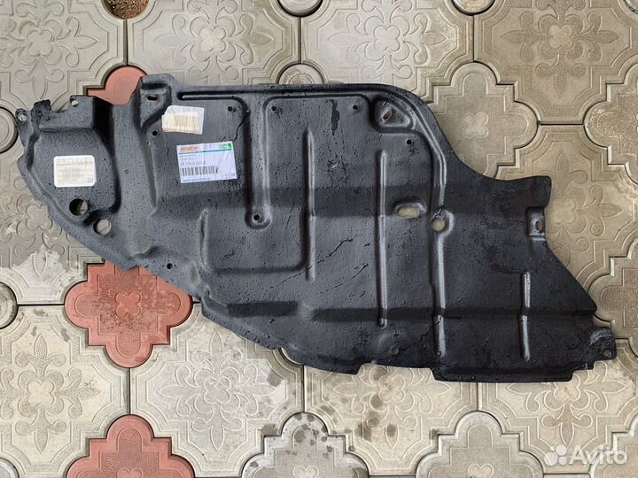 Пыльник моторного отсека левый camry 2006-2011