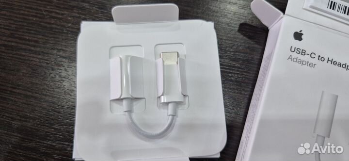 Адаптер USB-C to Headphone Jack