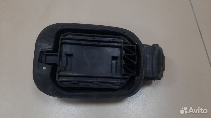 Лючок бензобака ниша Skoda Octavia