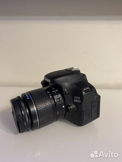 Зеркальный фотоаппарат Canon 600d