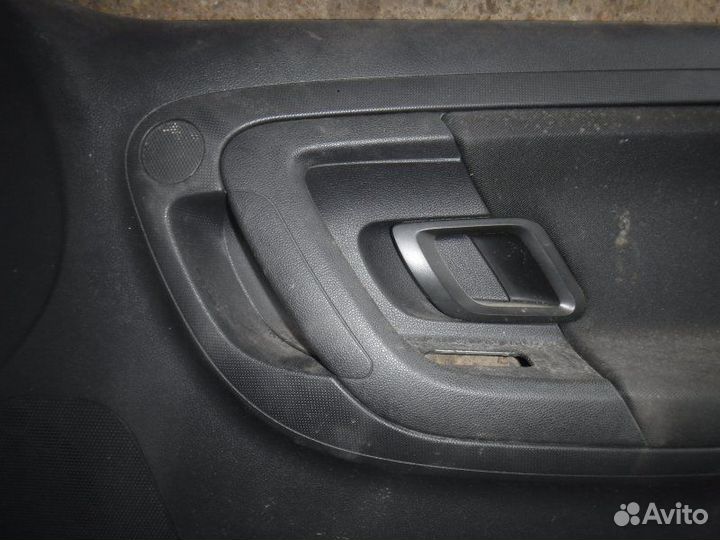 Обшивка двери передняя правая Skoda Fabia CGP 2010