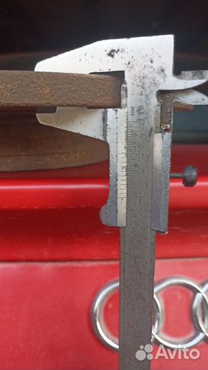 Передние тормозные диски не вентилируемые на Ауди