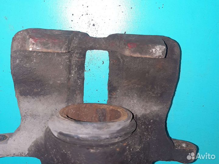 Суппорт передний Volkswagen golf 3