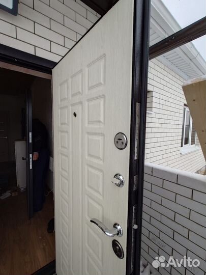 Дверь входная металлическая уличная