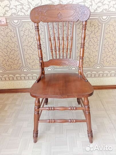 Стул деревянный