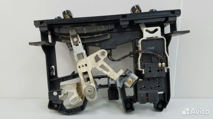 Блок управления климатом печкой отопителем Mazda