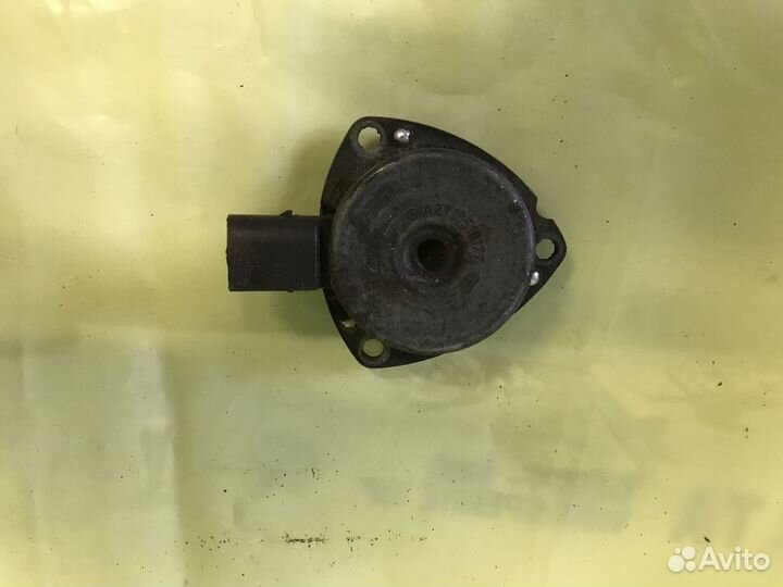 Датчик положения распредвала Mercedes Benz C Class