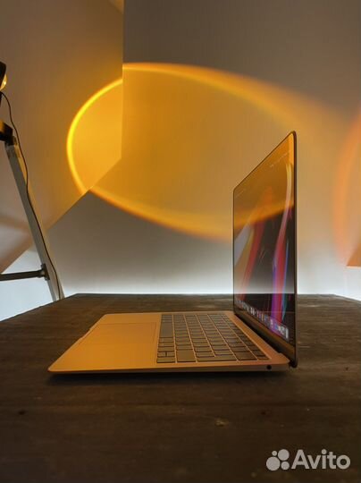 MacBook Air 13 Gold