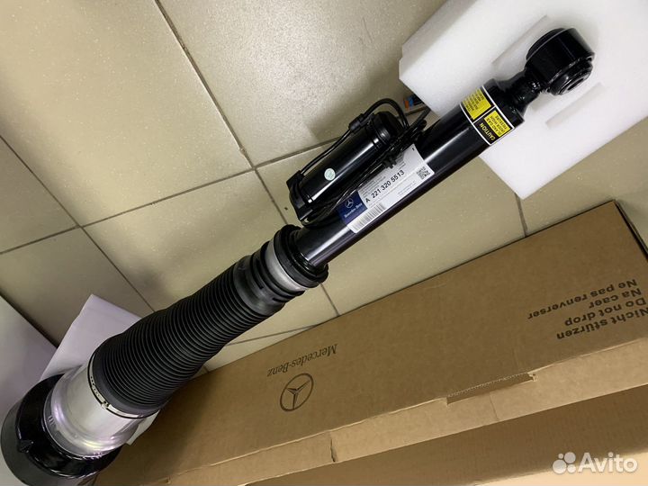 Пневмостойка задняя левая Mercedes S Class W221