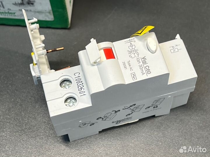 Schneider 26581 vigi C60 2П 25A Блок, новый, 1 шт