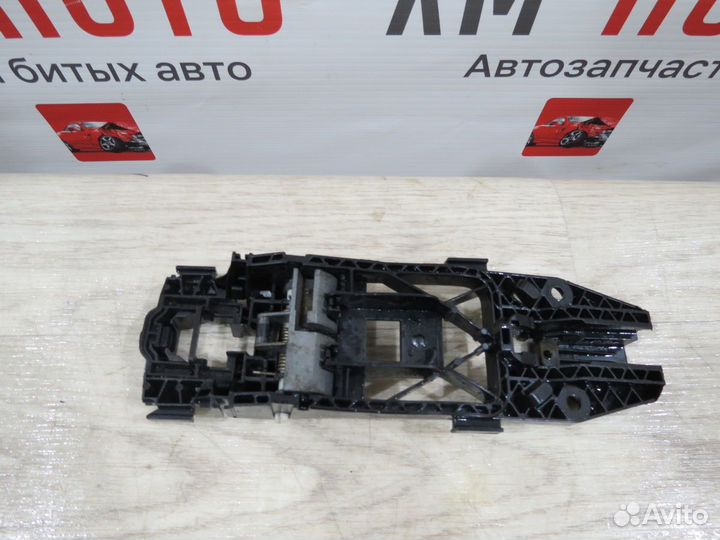 Кронштейн ручки задний левый Volkswagen Polo