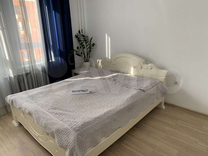 2-к. квартира, 57 м², 8/17 эт.