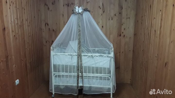 Кровать с балдахином