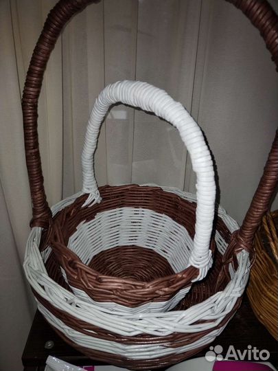 Плетеные корзинки из бумажной лозы