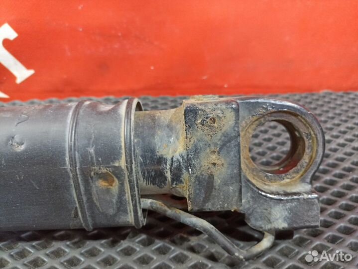 Цилиндр подъема кабины Volvo FH