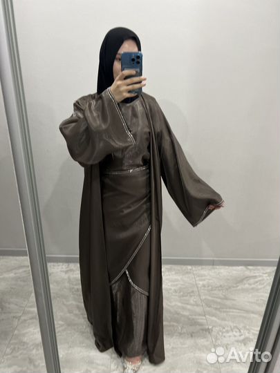 Абая с фартуком из ОАЭ