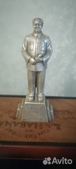 Бюст Мао Дзедун