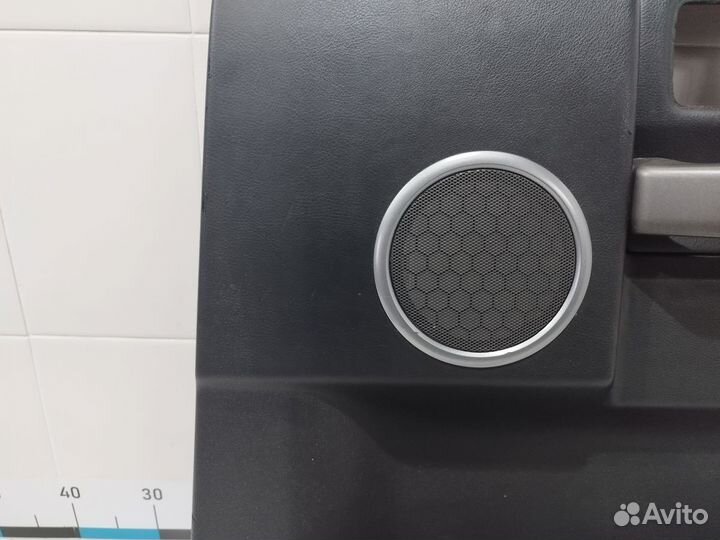 Обшивка двери передней правой Discovery III 2004