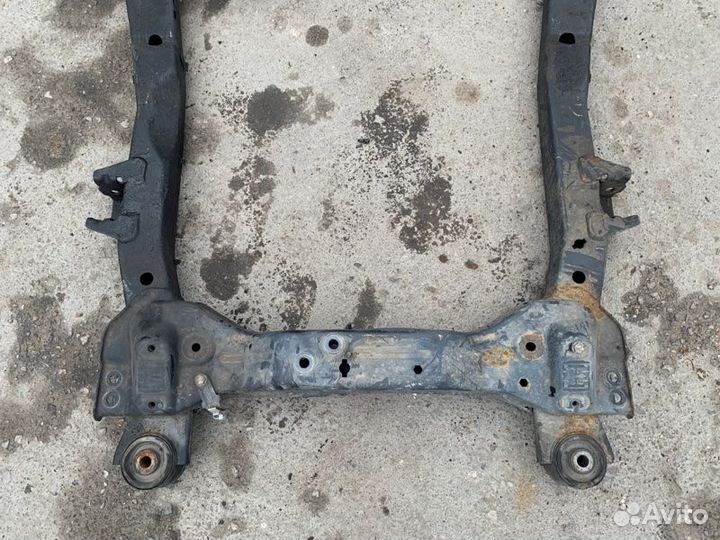 Подрамник передний передний Opel Astra J хетчбэк