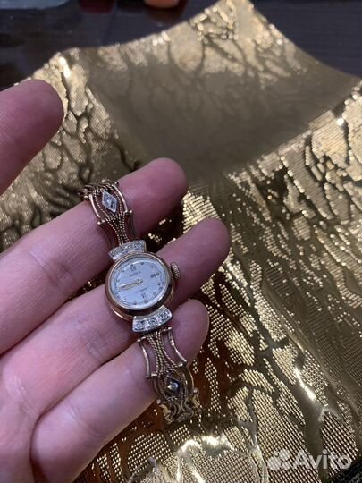 Часы с браслетом