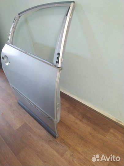 Дверь задняя правая Volkswagen Passat B5+ седан