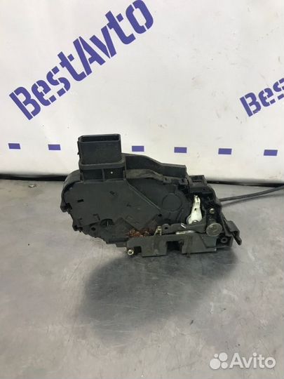 Замок двери передний правый Ford Focus хетч 1.4
