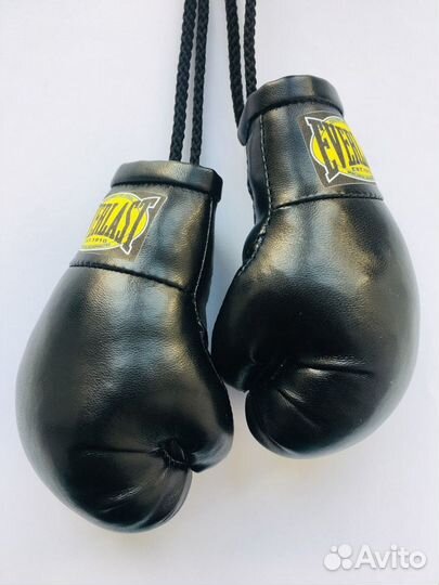 Боксерские перчатки подвеска